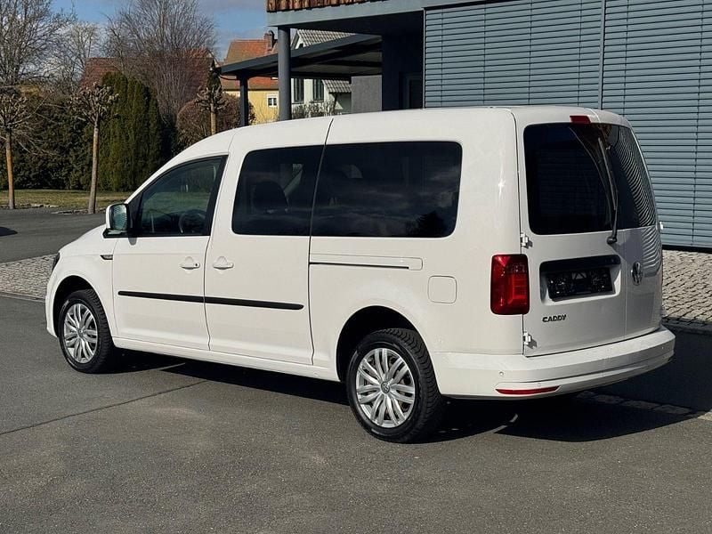 Gebraucht VW Caddy Maxi Trendline 125 PS (91 kW) 2017 Weiß Van / Kleinbus