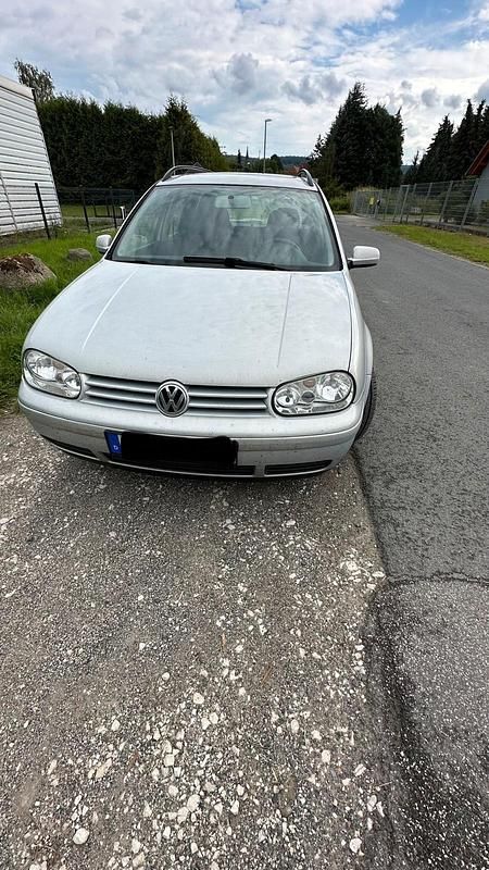 Silber Gebraucht 2000 VW Golf IV Kombi | 600 € (Superpreis) - Bild 1/4