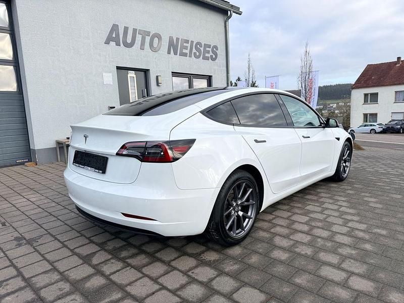 Gebraucht Tesla Model 3 361 kW (491 PS) 2021 Weiß Limousine