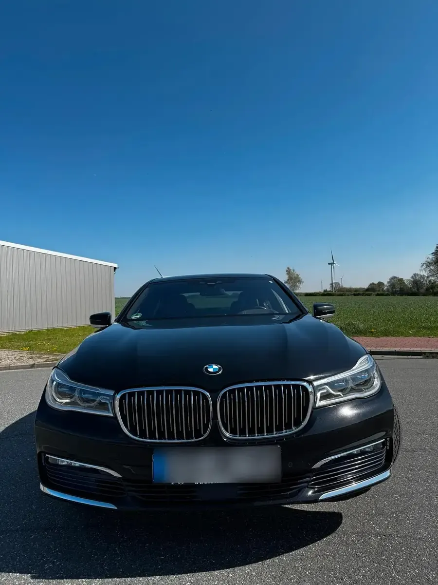 Gebraucht BMW 730 Sport Line 265 PS (194 kW) 2016 Schwarz Limousine