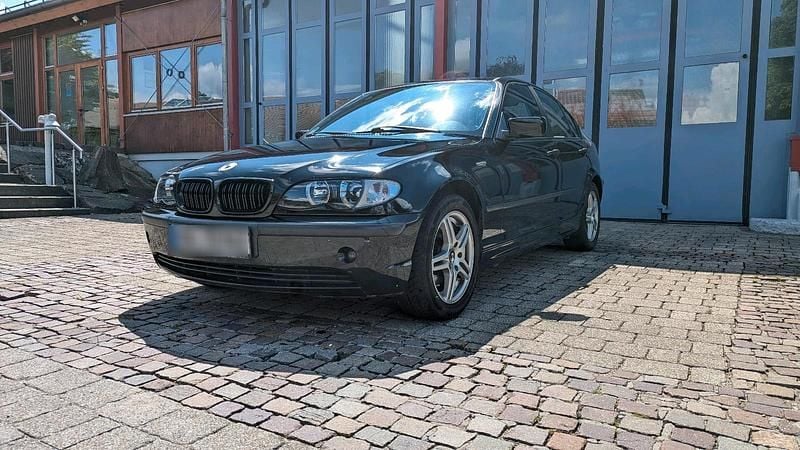 Schwarz Gebraucht 2002 BMW 318 Limousine | 1.400 € (Superpreis) - Bild 1/4