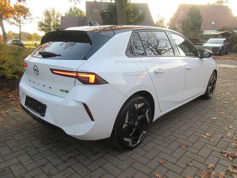 Gebraucht Opel Astra GSe 224 PS (164 kW) 2022 Weiß Limousine