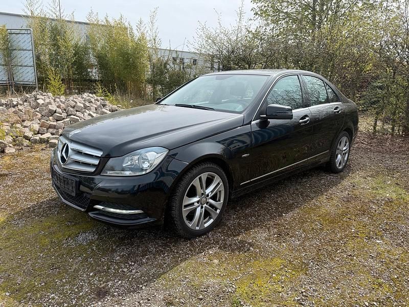 Gebraucht Mercedes C200 136 PS (100 kW) 2012 Schwarz Limousine