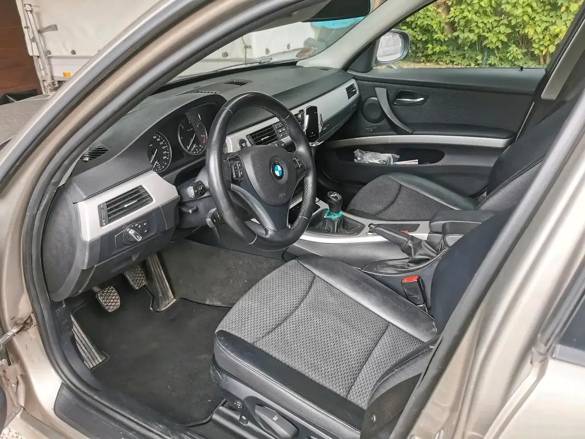 Gebraucht BMW 320 Exclusive 184 PS (135 kW) 2010 Bronze Kombi