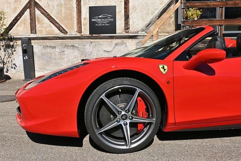 Gebraucht Ferrari 458 570 PS (419 kW) 2012 Rosso corsa Cabrio