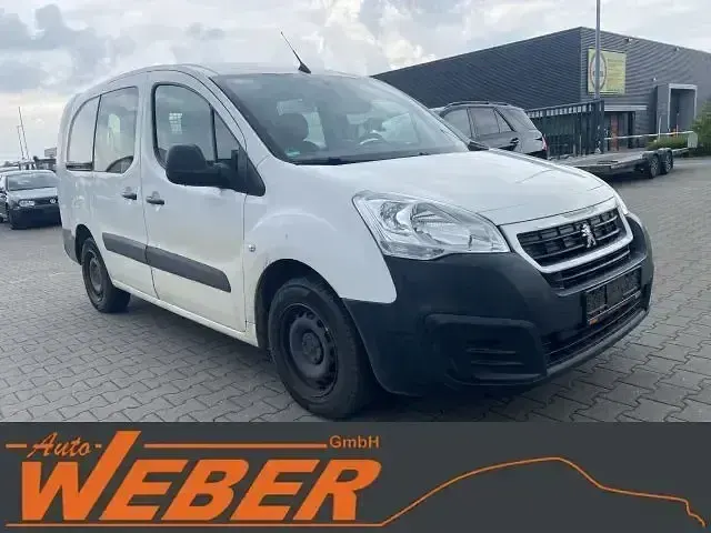 Gebraucht Peugeot Partner 99 PS (72 kW) 2017 Weiß Van / Kleinbus