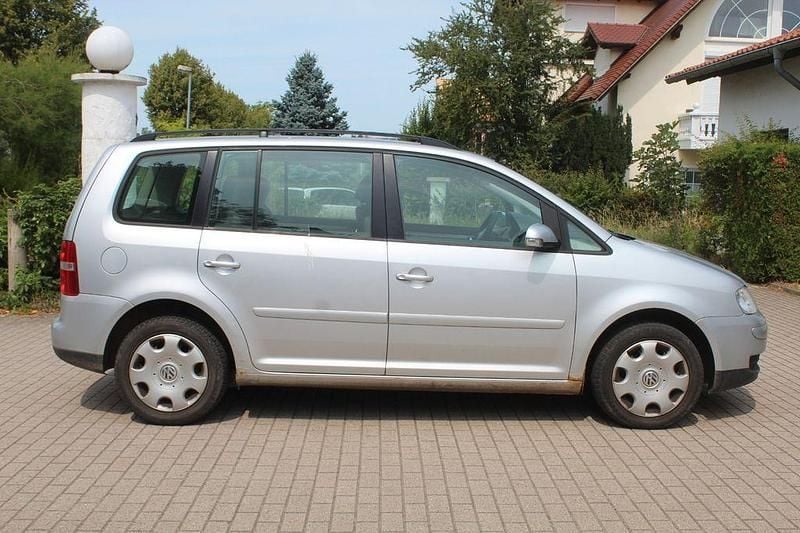 Gebraucht VW Touran Trendline 102 PS (75 kW) 2005 Silber Van / Kleinbus