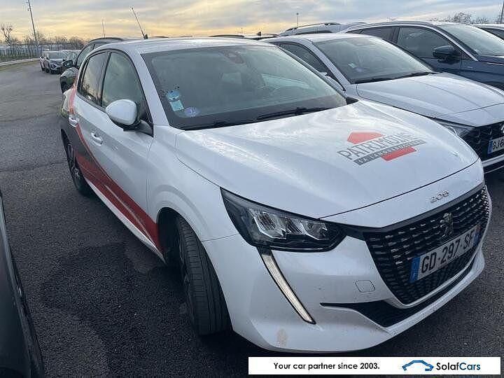 Gebraucht Peugeot 208 Allure 101 PS (74 kW) 2021 Weiß Kleinwagen