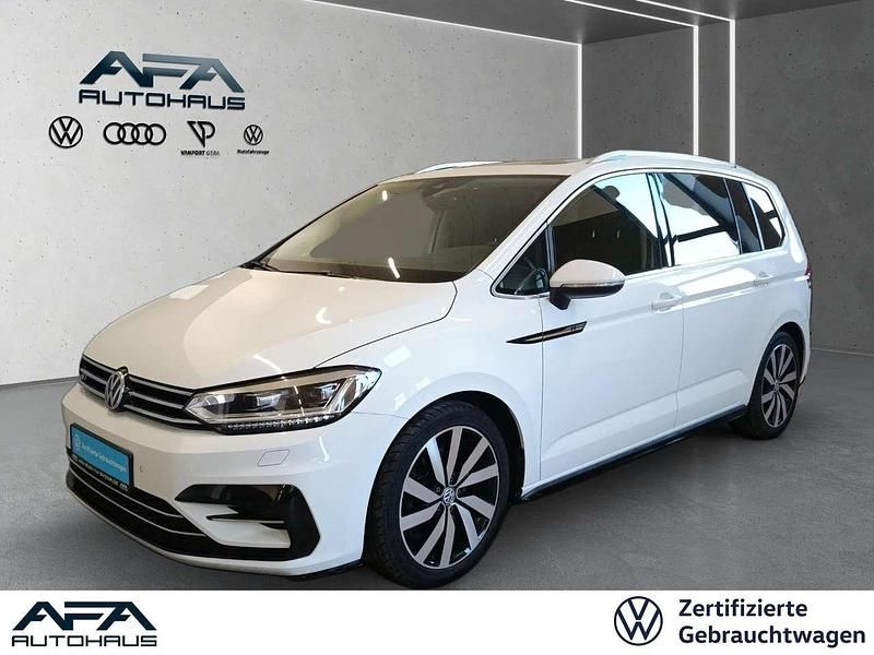 Pure white Gebraucht 2016 VW Touran Highline Van / Kleinbus | 22.444 € (Etwas zu teuer) - Bild 1/4