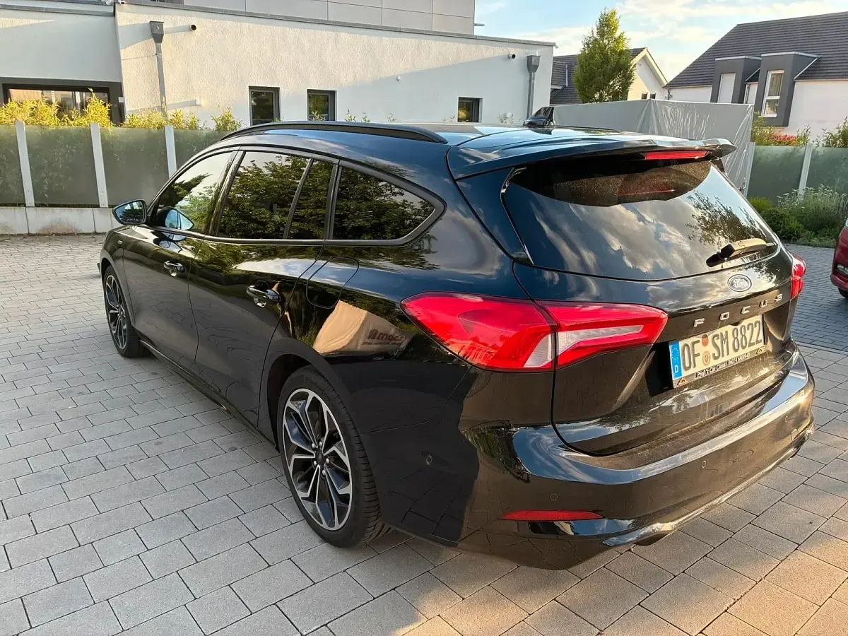 Używany Ford Focus ST-Line 182 KM (133 kW) 2020 Czarny Kombi
