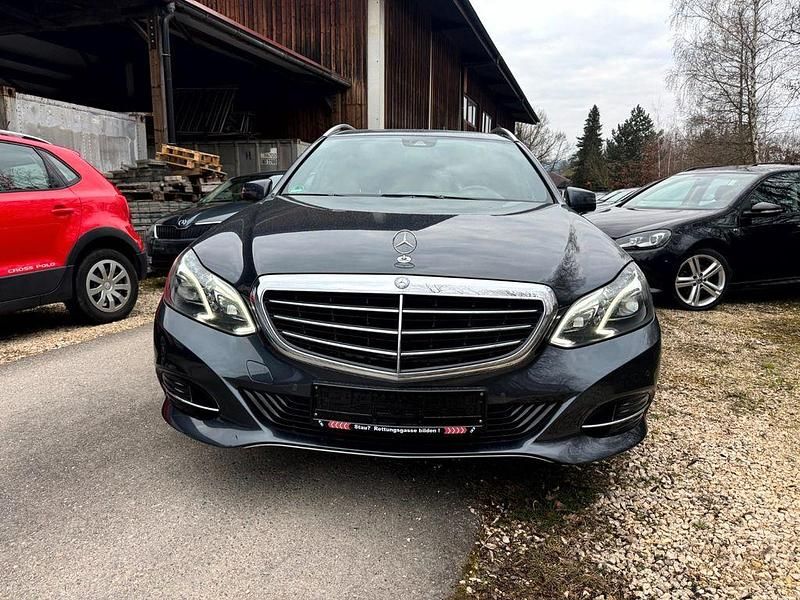 Gebraucht Mercedes E200 184 PS (135 kW) 2013 Grau Kombi