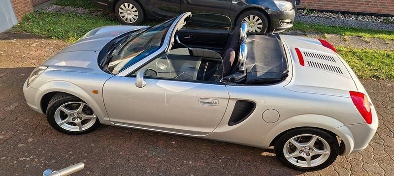 Gebraucht Toyota MR2 140 PS (102 kW) 2001 Silber Cabrio
