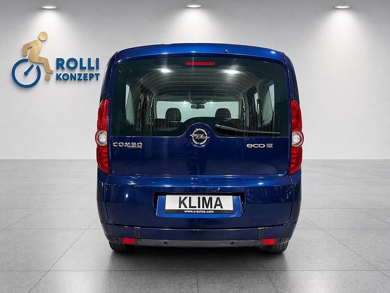 Second-hand Opel Combo 105 CP (77 kW) 2012 Albastru Monovolum