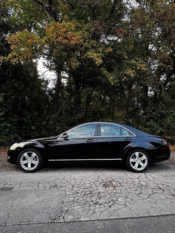 Schwarz Gebraucht 2006 Mercedes S320 Limousine | 7.900 € (Superpreis) - Bild 1/4