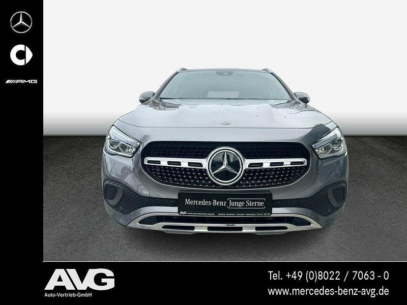 Gebraucht Mercedes GLA250 Progressive 224 PS (164 kW) 2021 lack mountaingrau SUV
