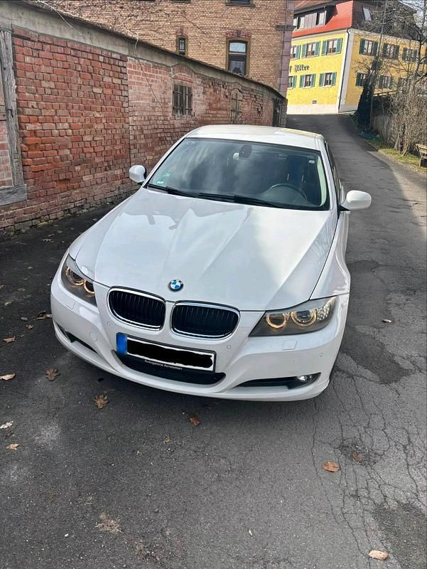 Gebraucht BMW 320 184 PS (135 kW) 2009 Weiß Kombi