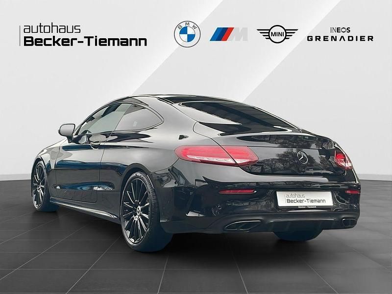 Gebraucht Mercedes C400 AMG line 333 PS (244 kW) 2018 Obsidian blackmetallic Coupé