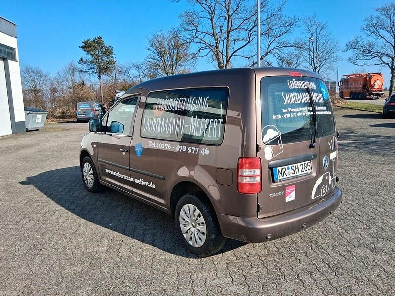 Gebraucht VW Caddy Trendline 105 PS (77 kW) 2011 Braun Van / Kleinbus