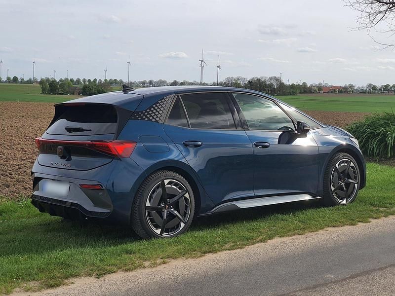 Gebraucht Cupra Born e-Boost 169 kW (231 PS) 2022 Blau Kleinwagen