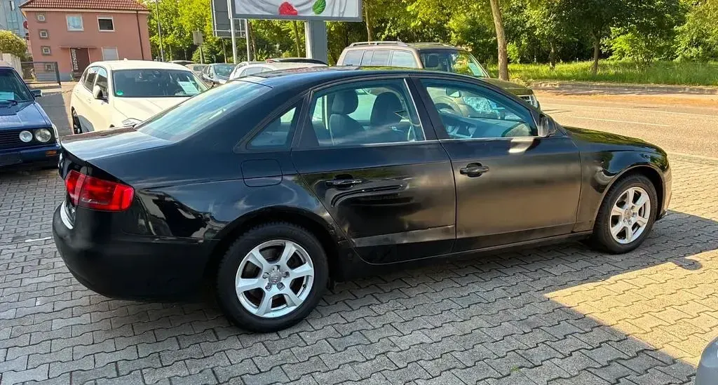 Gebraucht Audi A4 Attraction 160 PS (117 kW) 2008 Schwarz Limousine