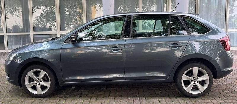 Gebraucht Skoda Rapid 95 PS (69 kW) 2019 Grau Kombi