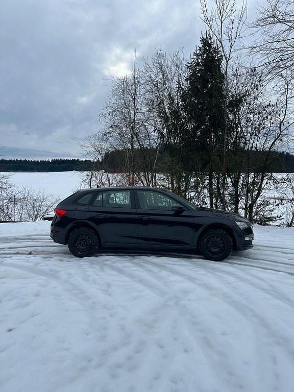 Schwarz Gebraucht 2020 Skoda Scala Cool Plus Kleinwagen | 12.600 € (Fairer Preis) - Bild 1/4