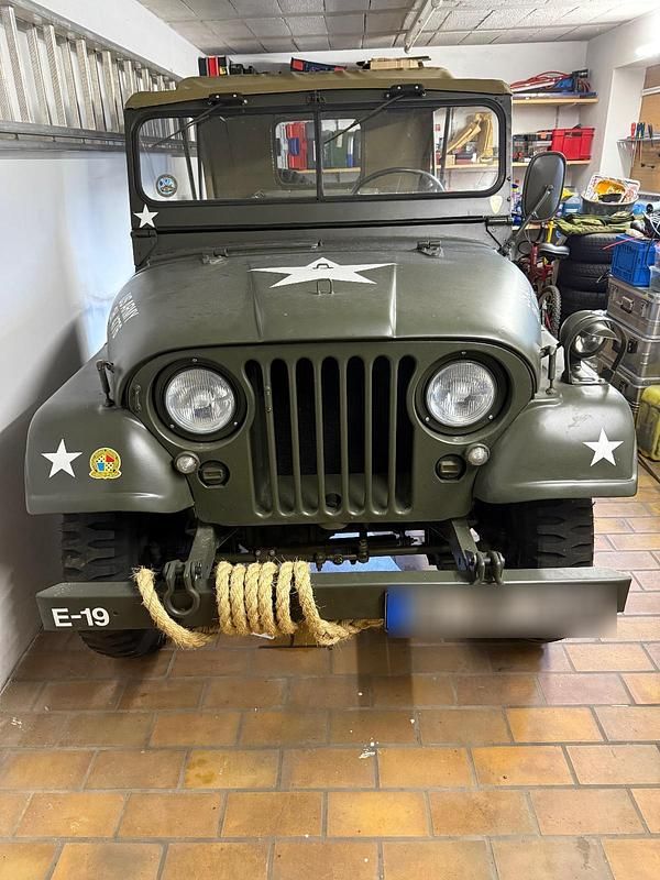 Grün Gebraucht 1960 Jeep Willys SUV | 24.900 € - Bild 1/4