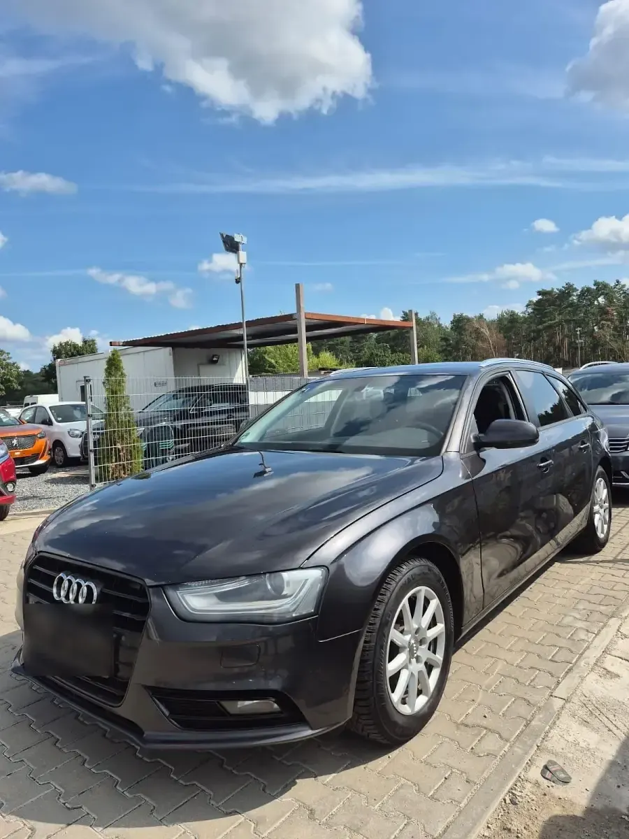 Gebraucht Audi A4 150 PS (110 kW) 2012 Schwarz Kombi
