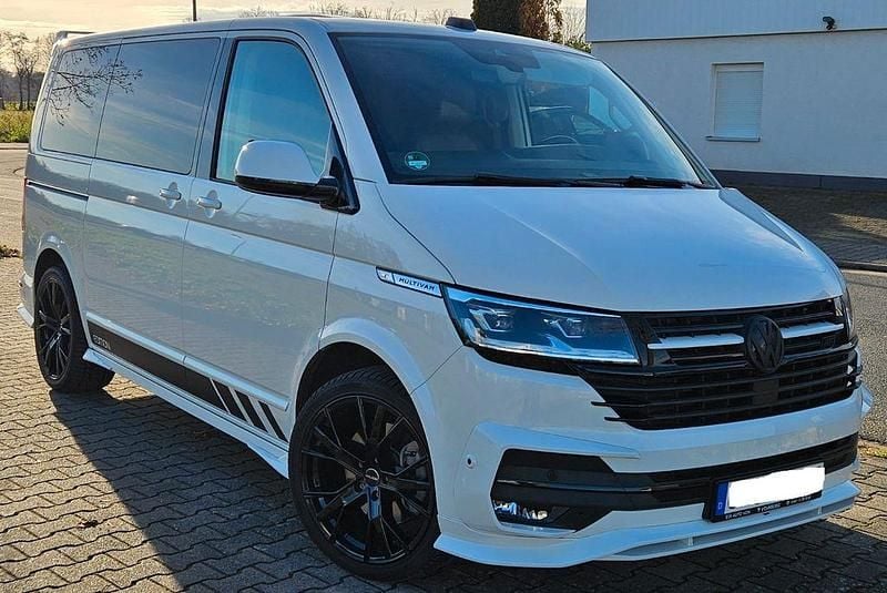 Gebraucht VW Multivan Highline 230 PS (169 kW) 2021 Weiß Van