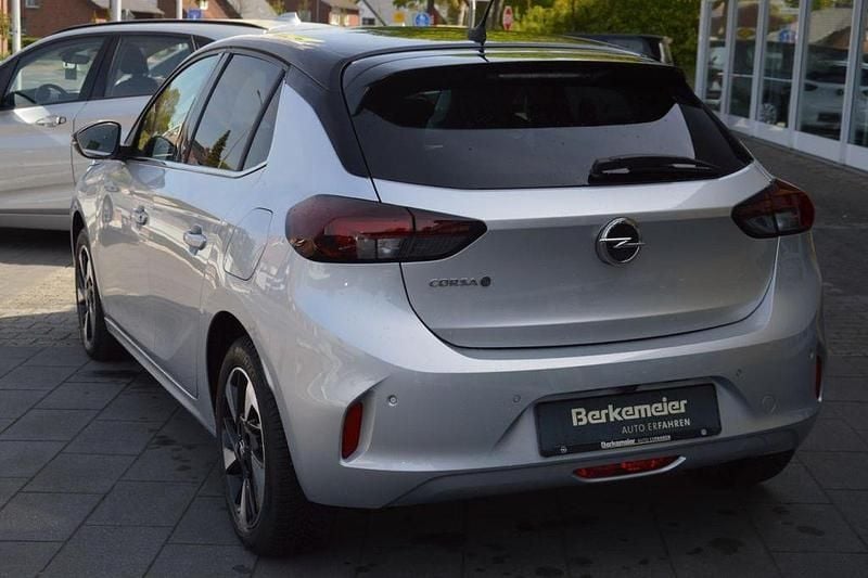 Usado Opel Corsa-e Elegance 100 kW (136 HP) 2022 Prateado Citadino