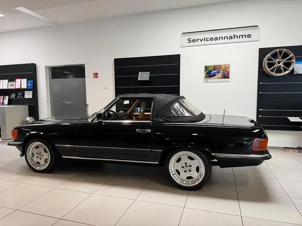 Gebraucht Mercedes 560 242 PS (177 kW) 1986 Schwarz Cabrio