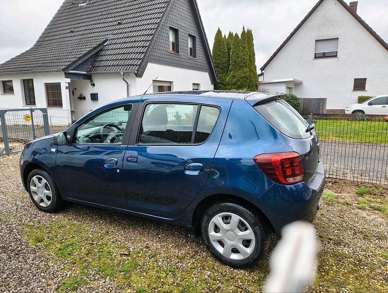 Gebraucht Dacia Sandero 73 PS (53 kW) 2019 Blau Kleinwagen
