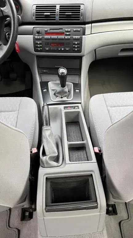Gebraucht BMW 318 M Sport 118 PS (86 kW) 1999 Silber metallic Limousine