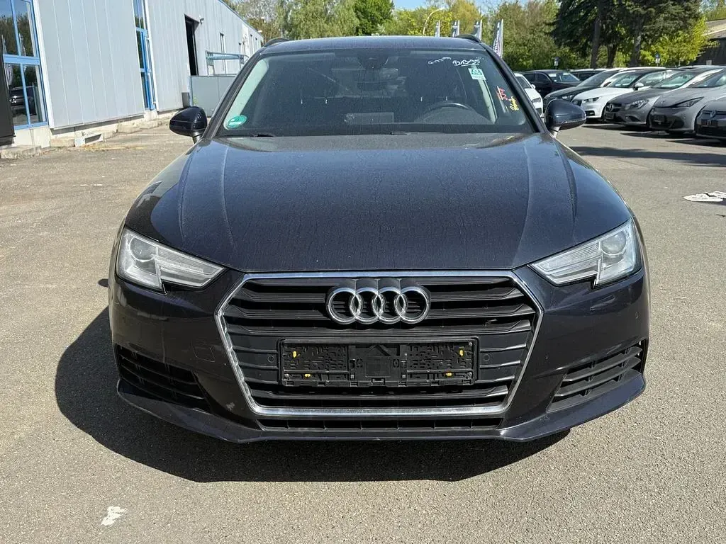 Używany Audi A4 Basis 150 KM (110 kW) 2017 Niebieski Sedan/Limuzyna