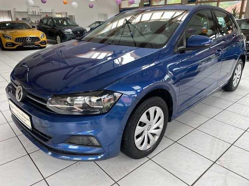 Blau Gebraucht 2018 VW Polo Comfortline Limousine | 15.500 € (Fairer Preis) - Bild 1/4