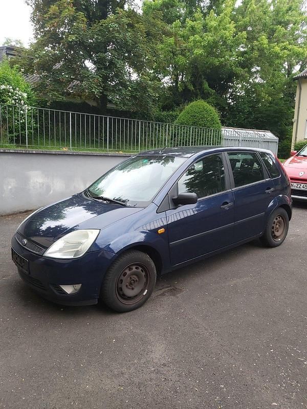 Blau Gebraucht 2003 Ford Fiesta Trend Kleinwagen | 980 € (Guter Preis) - Bild 1/4