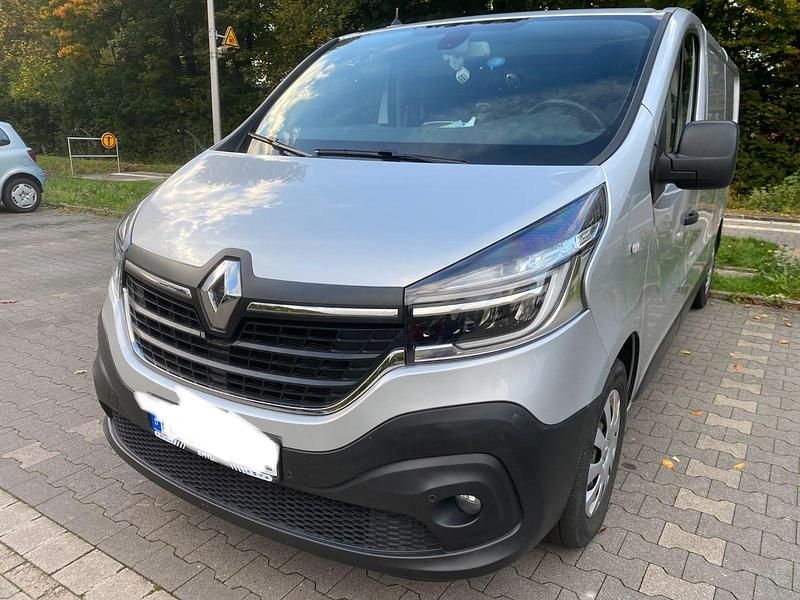 Silber Gebraucht 2020 Renault Trafic Komfort Van | 20.950 € (Fairer Preis) - Bild 1/4