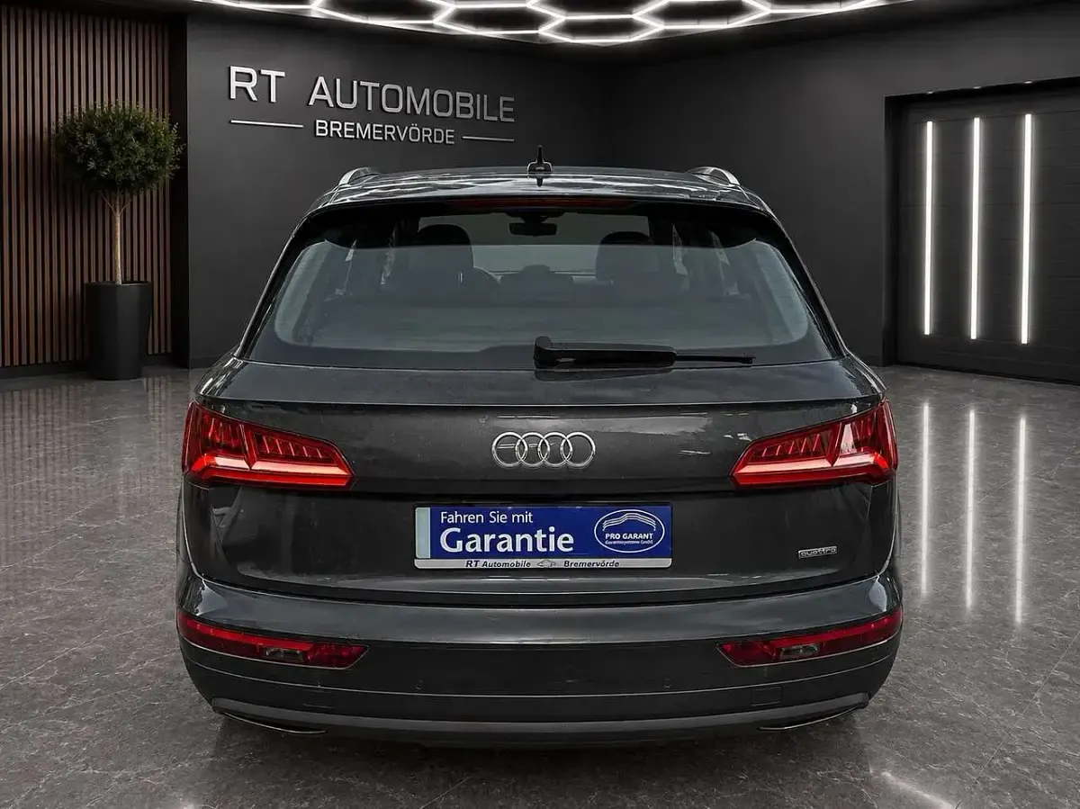 Gebraucht Audi Q5 Sport 190 PS (139 kW) 2018 Manhattangrau SUV