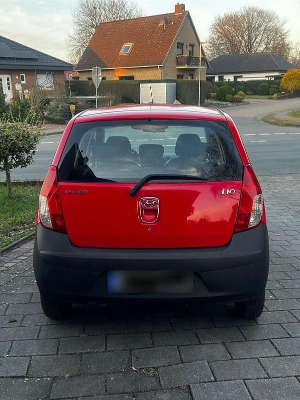 Gebraucht Hyundai i10 67 PS (49 kW) 2010 Rot Kleinwagen