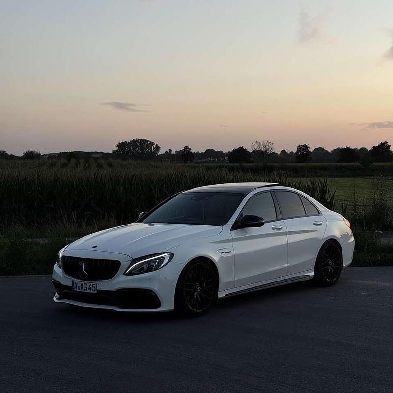 Weiß Gebraucht 2016 Mercedes C63 AMG AMG Limousine | 40.450 € (Etwas zu teuer) - Bild 1/4