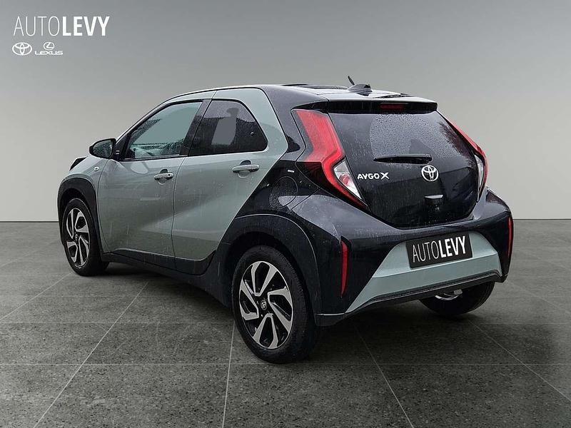 Gebraucht Toyota Aygo X Basis 72 PS (52 kW) 2025 Urban khaki SUV
