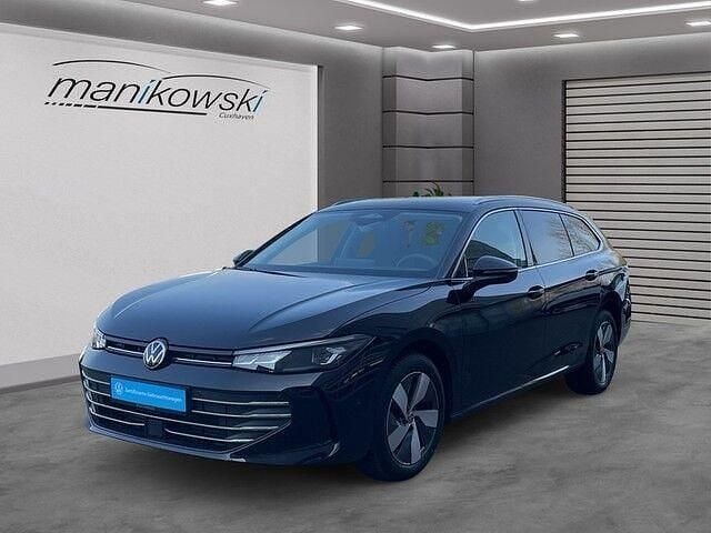 Schwarz Gebraucht 2024 VW Passat Business Kombi | 37.806 € (Fairer Preis) - Bild 1/4