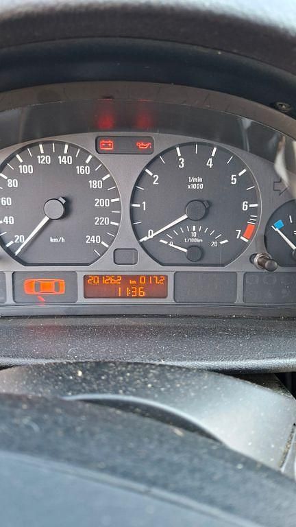 Gebraucht BMW 316 116 PS (85 kW) 2003 Silber Kombi