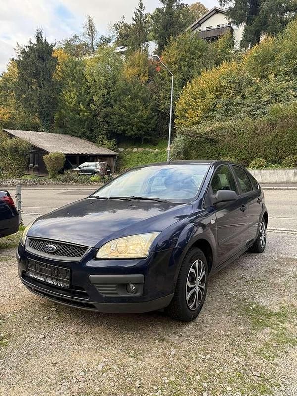 Gebraucht Ford Focus Trend 101 PS (74 kW) 2006 Blau Kleinwagen