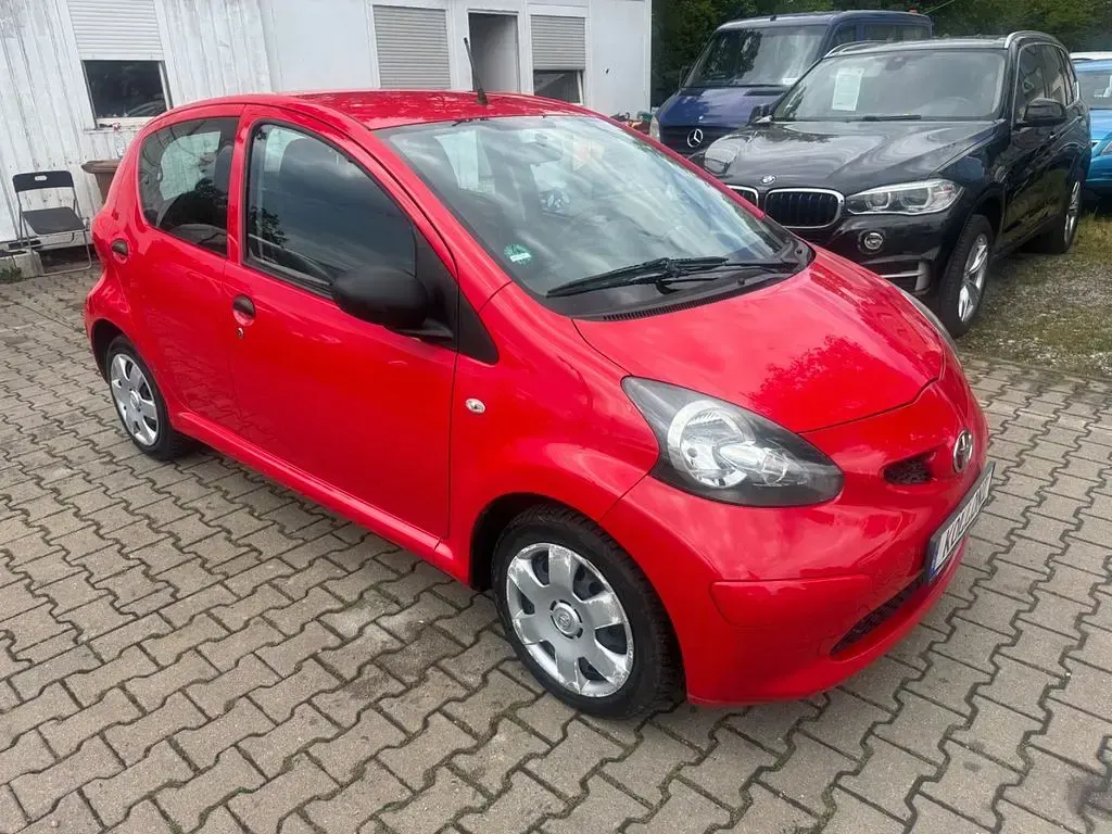 Gebraucht Toyota Aygo Basis 68 PS (50 kW) 2009 Rot Kleinwagen
