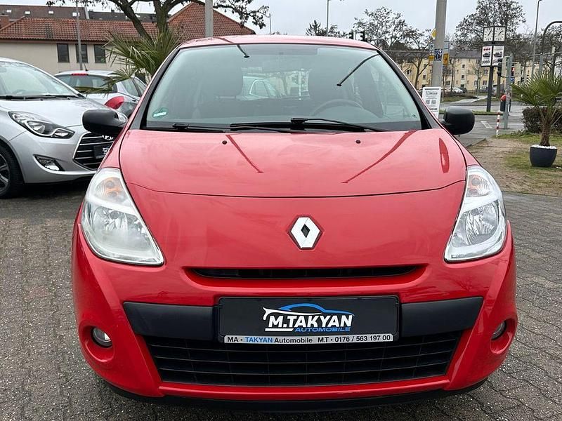 Gebraucht Renault Clio III Expression 75 PS (55 kW) 2010 Rot Kleinwagen