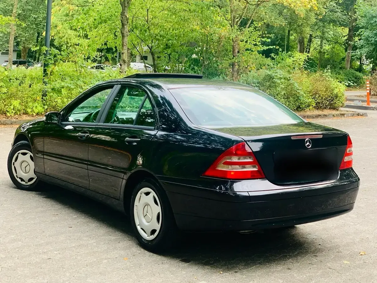 Gebraucht Mercedes C220 143 PS (105 kW) 2002 Schwarz Limousine