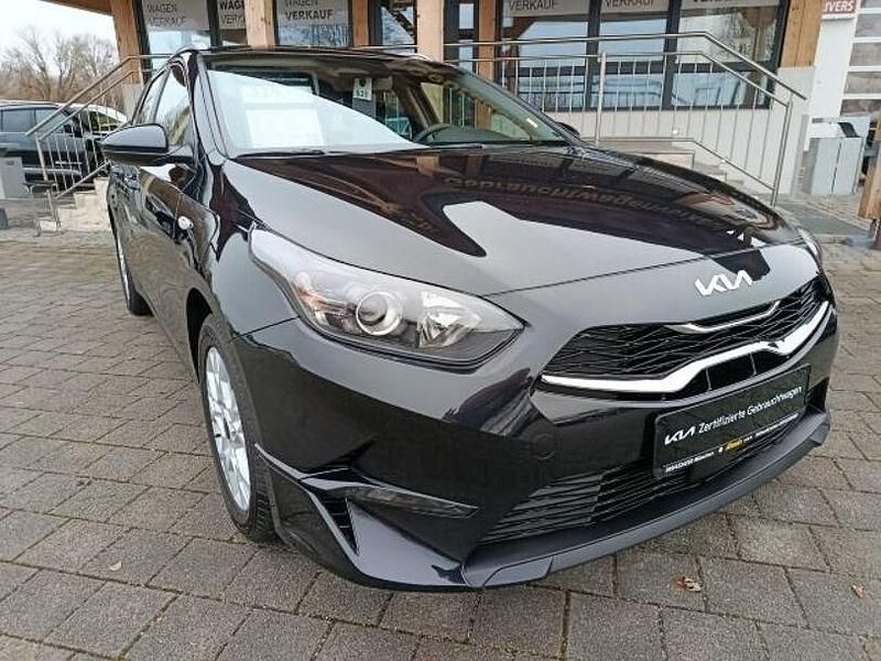 Gebraucht Kia Ceed 140 PS (102 kW) 2025 Schwarz Kleinwagen