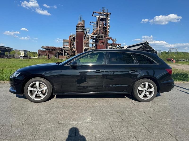 Gebraucht Audi A4 Ambiente 204 PS (150 kW) 2021 Schwarz Kombi