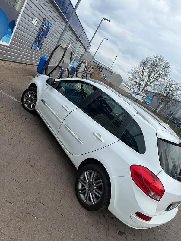Gebraucht Renault Clio GrandTour 110 PS (80 kW) 2012 Weiß Kombi